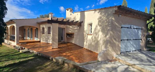 LE MUY - Villa de caractère rénovée très récemment avec appartement indépendant, vue Rocher de Roquebrune