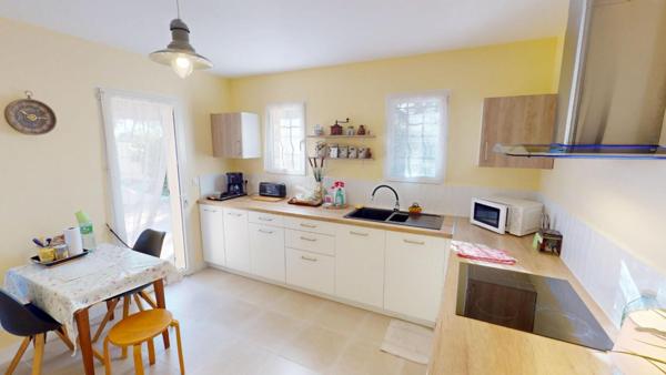 LE MUY - Villa de caractère rénovée très récemment avec appartement indépendant, vue Rocher de Roquebrune