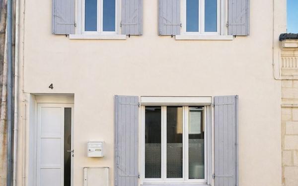 Maison à vendre    3 pièces •  Rochefort