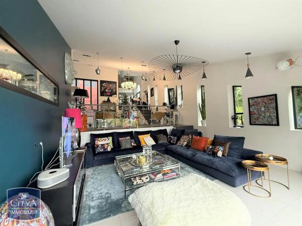 Maison à vendre 6 pièces 218.73m²