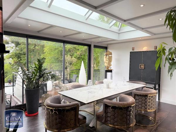 Maison à vendre 6 pièces 218.73m²