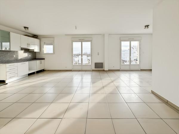 IMMEUBLE DE 6 APPARTEMENTS DE TYPE F3 AVEC PARKING ET CAVES