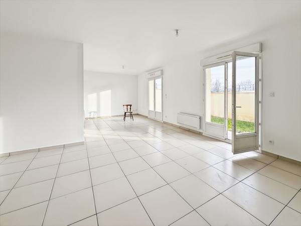 IMMEUBLE DE 6 APPARTEMENTS DE TYPE F3 AVEC PARKING ET CAVES