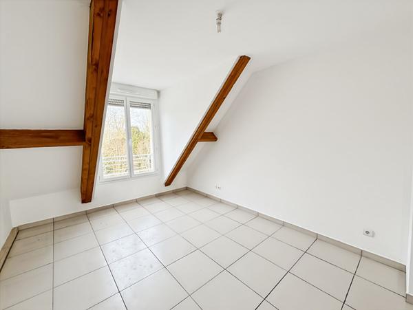 IMMEUBLE DE 6 APPARTEMENTS DE TYPE F3 AVEC PARKING ET CAVES