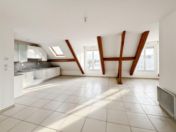 IMMEUBLE DE 6 APPARTEMENTS DE TYPE F3 AVEC PARKING ET CAVES