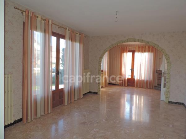 Dpt Ain (01), à vendre DOMPIERRE/VEYLE, maison T5 de 112 m² - Terrain de 960 m²