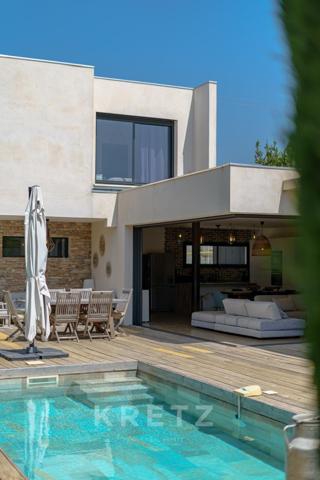 Cassis – Maison d’architecte de 232 m² – Vue vignes & mer