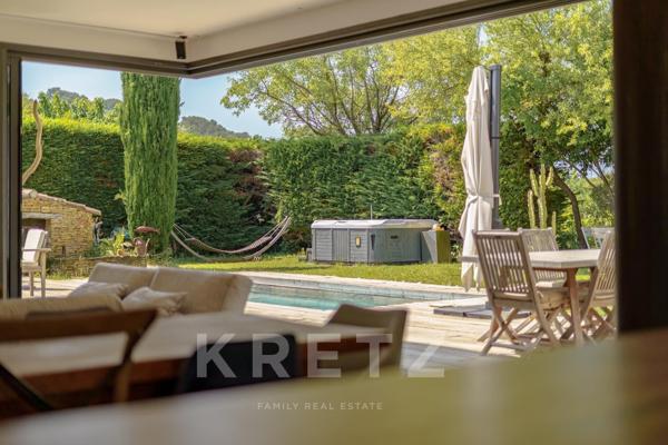 Cassis – Maison d’architecte de 232 m² – Vue vignes & mer