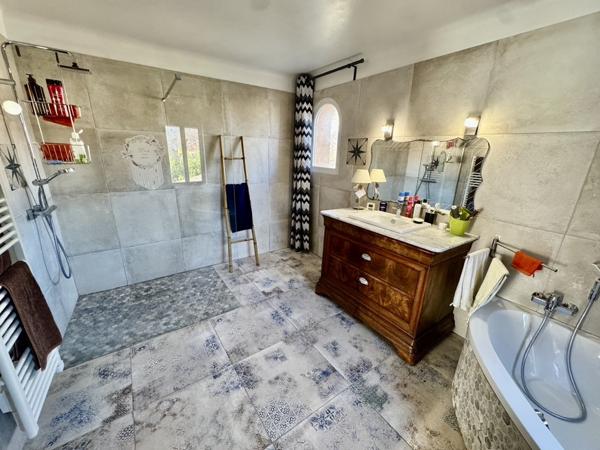 Villa contemporaine Orange centre Orange (84100)