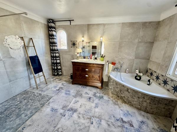 Villa contemporaine Orange centre Orange (84100)