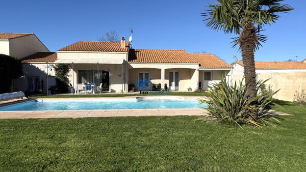 EXCLUSIVITE MAISON AVEC PISCINE 3 CHAMBRES 2 GARAGES  La rochelle