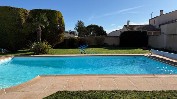 EXCLUSIVITE MAISON AVEC PISCINE 3 CHAMBRES 2 GARAGES  La rochelle