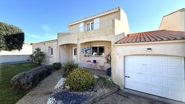 EXCLUSIVITE MAISON AVEC PISCINE 3 CHAMBRES 2 GARAGES  La rochelle