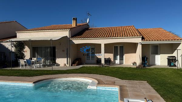 EXCLUSIVITE MAISON AVEC PISCINE 3 CHAMBRES 2 GARAGES  La rochelle