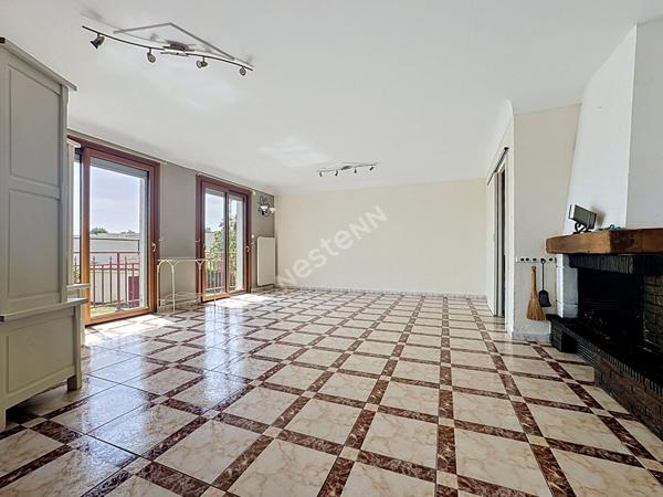 Maison familiale ou bi-famille à vendre - 5 chambres, dépendances et jardin.