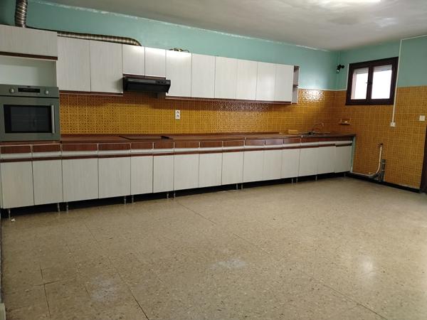 Maison de village Meyrargues 4 pièces 150 m2 avec extérieur, garage et cave