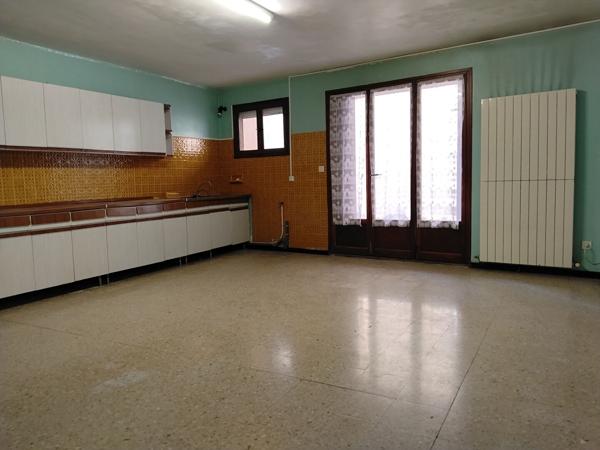 Maison de village Meyrargues 4 pièces 150 m2 avec extérieur, garage et cave