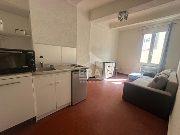 A VENDRE 83470 SAINT MAXIMIN LA SAINTE BAUME IMMEUBLE 4 LOTS AU CENTRE VILLE