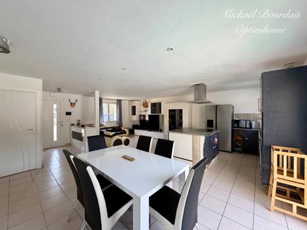 Maison familiale de plain-pied – 5 chambres – Environnement calme