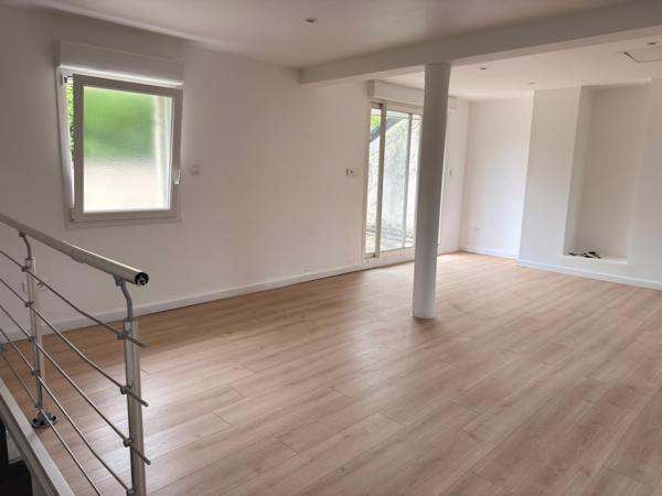 Maison-appartement de 140 m2, 4 ch, terrasses et garage