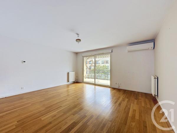 Appartement F4 à vendre  4 pièces - 92,63 m 2   LYON  - 69008