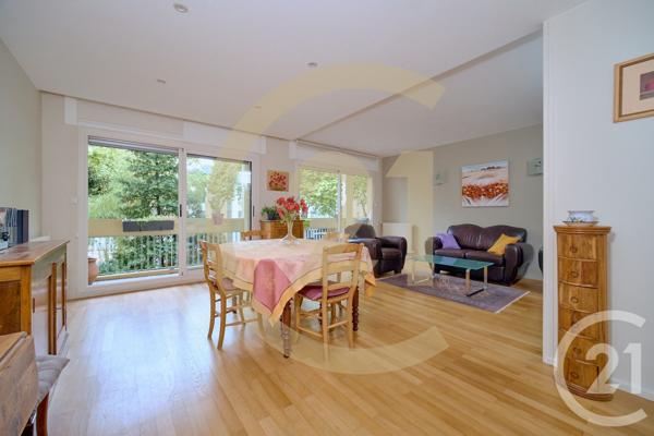 Appartement F4 à vendre  4 pièces - 92,63 m 2   LYON  - 69008
