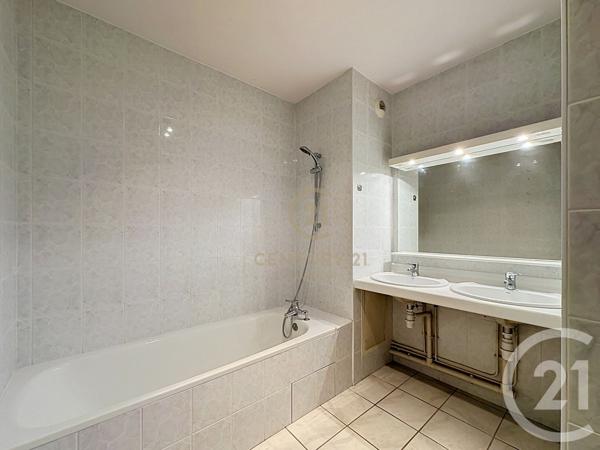 Appartement F4 à vendre  4 pièces - 92,63 m 2   LYON  - 69008