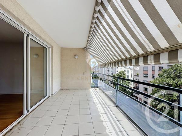 Appartement F4 à vendre  4 pièces - 92,63 m 2   LYON  - 69008