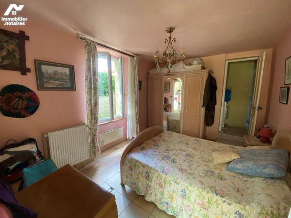 VILLECOMTAL/ARROS (Gers) Charmante maison plain-pied sur 2414m² tous commerces/écoles à proximité.