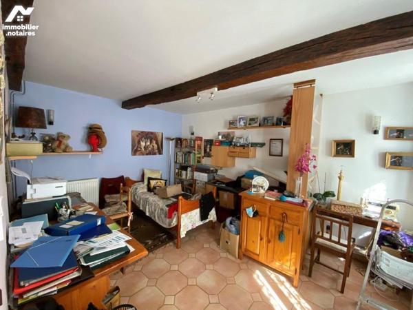 VILLECOMTAL/ARROS (Gers) Charmante maison plain-pied sur 2414m² tous commerces/écoles à proximité.