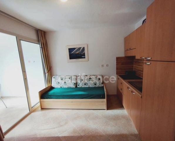 Appartement T2 avec terrasse dans une résidence en bord de mer avec piscine