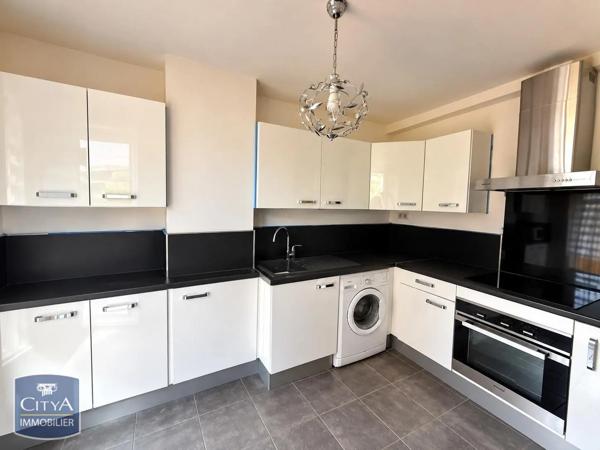 Appartement à louer 2 pièces 52.01m² Rognac (13340)