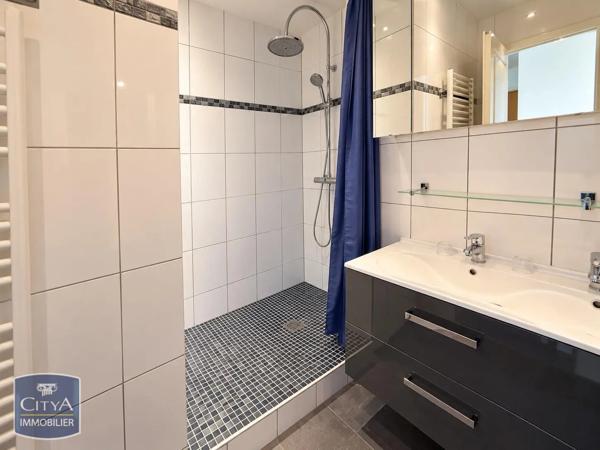 Appartement à louer 2 pièces 52.01m² Rognac (13340)