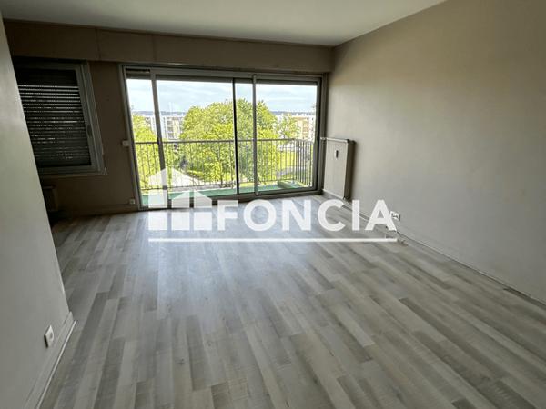 Location Appartement 3 pièces 68.15 m² - 80 A 84 RUE PIERRE CURTIL Laon 02000