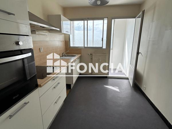 Location Appartement 3 pièces 68.15 m² - 80 A 84 RUE PIERRE CURTIL Laon 02000