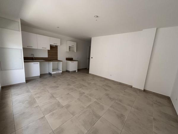 Location Appartement 3 pièces 64 m² - Morières-lès-avignon 84310