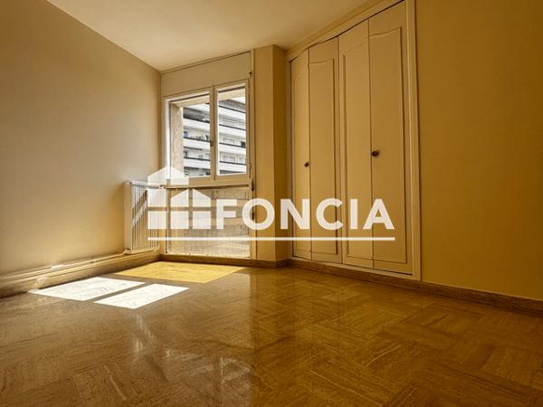 Location Appartement 4 pièces 90.3 m² - Toulon 83000