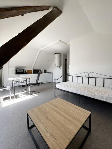 Appartement 2 pièces à louer à Marpent - Calme et lumineux au dernier étage