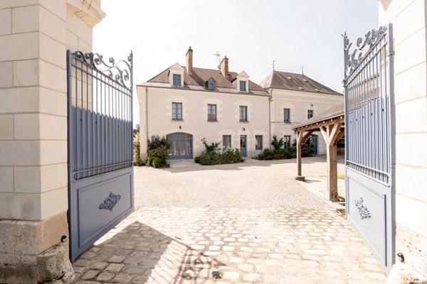 LIEUX UNIQUES ®  - PROPRIÉTÉS PRIVÉES PROPOSE TRÈS JOLIE BÂTISSE-MOULIN DE 240 M² À BLÉRÉ (37) SUR 2.40 HA