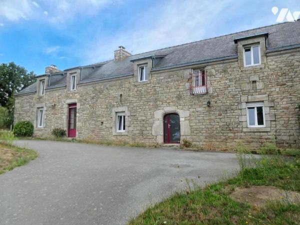ENSEMBLE DE 2 MAISONS HABITABLES EN PIERRES