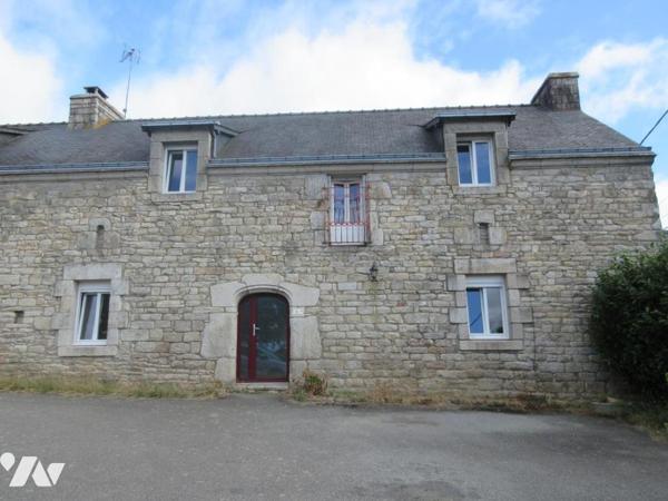 ENSEMBLE DE 2 MAISONS HABITABLES EN PIERRES