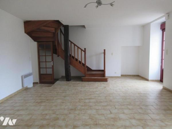 ENSEMBLE DE 2 MAISONS HABITABLES EN PIERRES