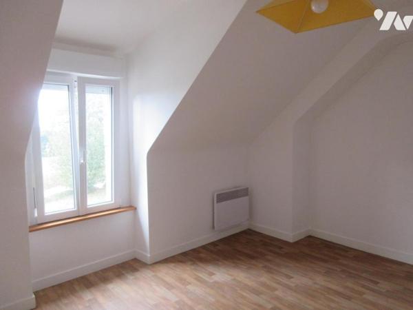 ENSEMBLE DE 2 MAISONS HABITABLES EN PIERRES