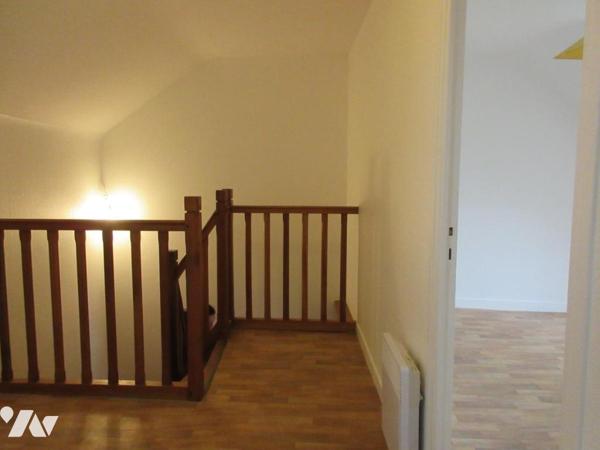 ENSEMBLE DE 2 MAISONS HABITABLES EN PIERRES