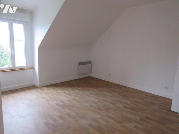 ENSEMBLE DE 2 MAISONS HABITABLES EN PIERRES