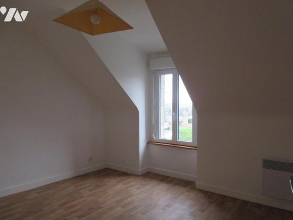 ENSEMBLE DE 2 MAISONS HABITABLES EN PIERRES