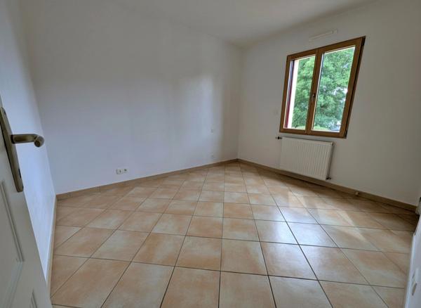 Maison familiale 4 chambres – Terrain 588 m² sans vis-à-vis – DPE C