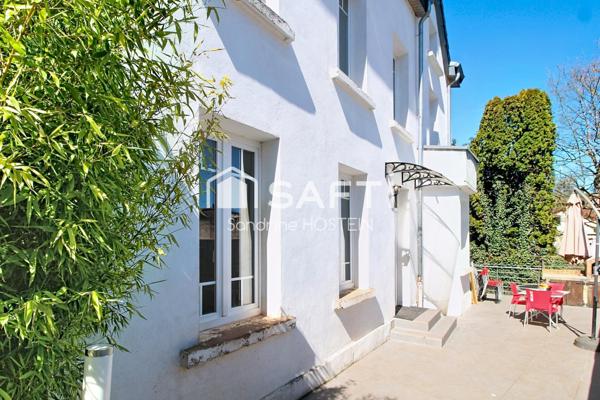 Maison Indivuelle avec 3 chambres, 2 terrasses et jardin.