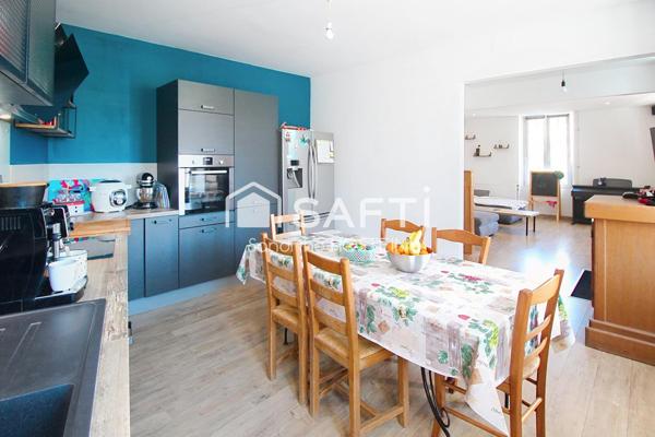 Maison Indivuelle avec 3 chambres, 2 terrasses et jardin.