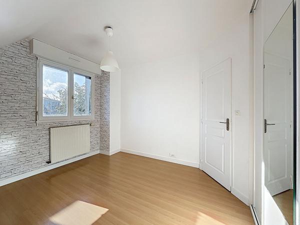 Maison Laval 8 pièce(s) 149 m2